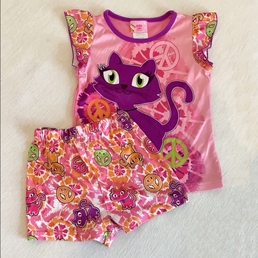 Sleepwear shirt and shorts
